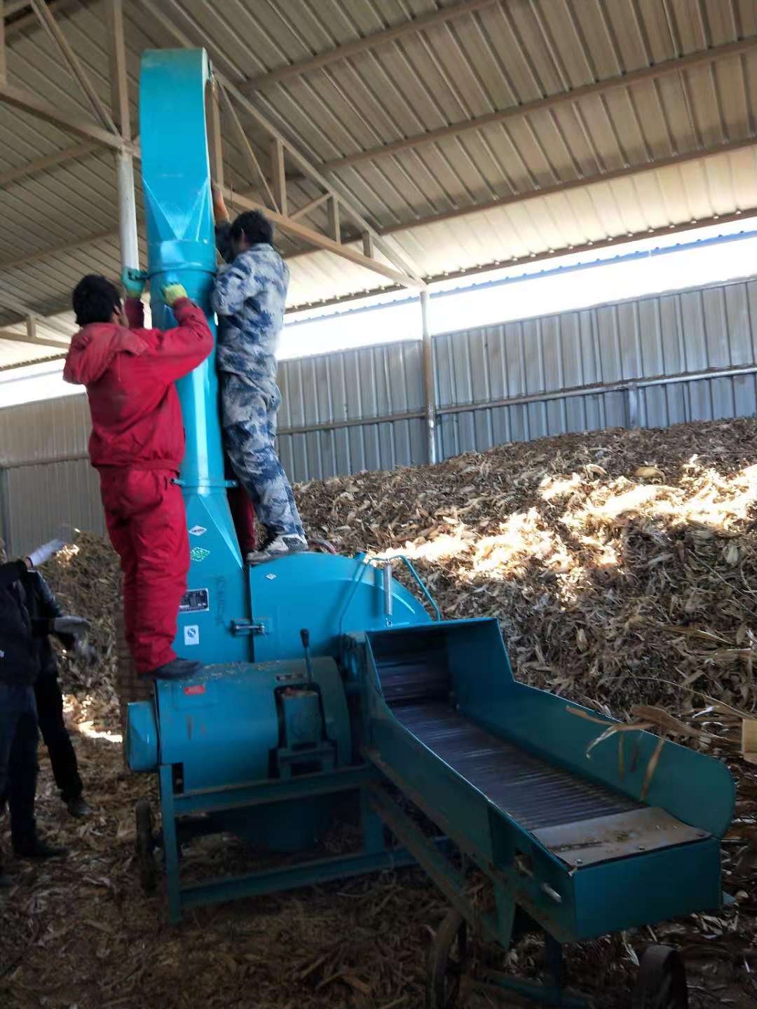 山西10噸鍘草揉絲機(jī)多少錢一臺(tái)？